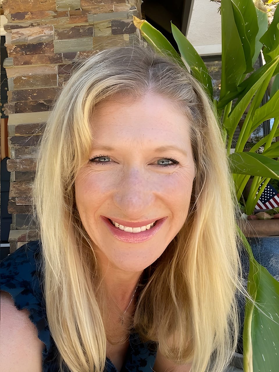 Headshot of Elie Draper